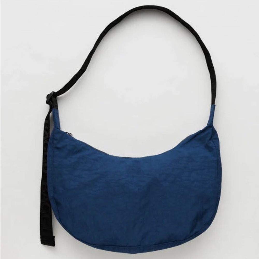 NWOT Marine Blue Baggu Medium Crescent Bag
